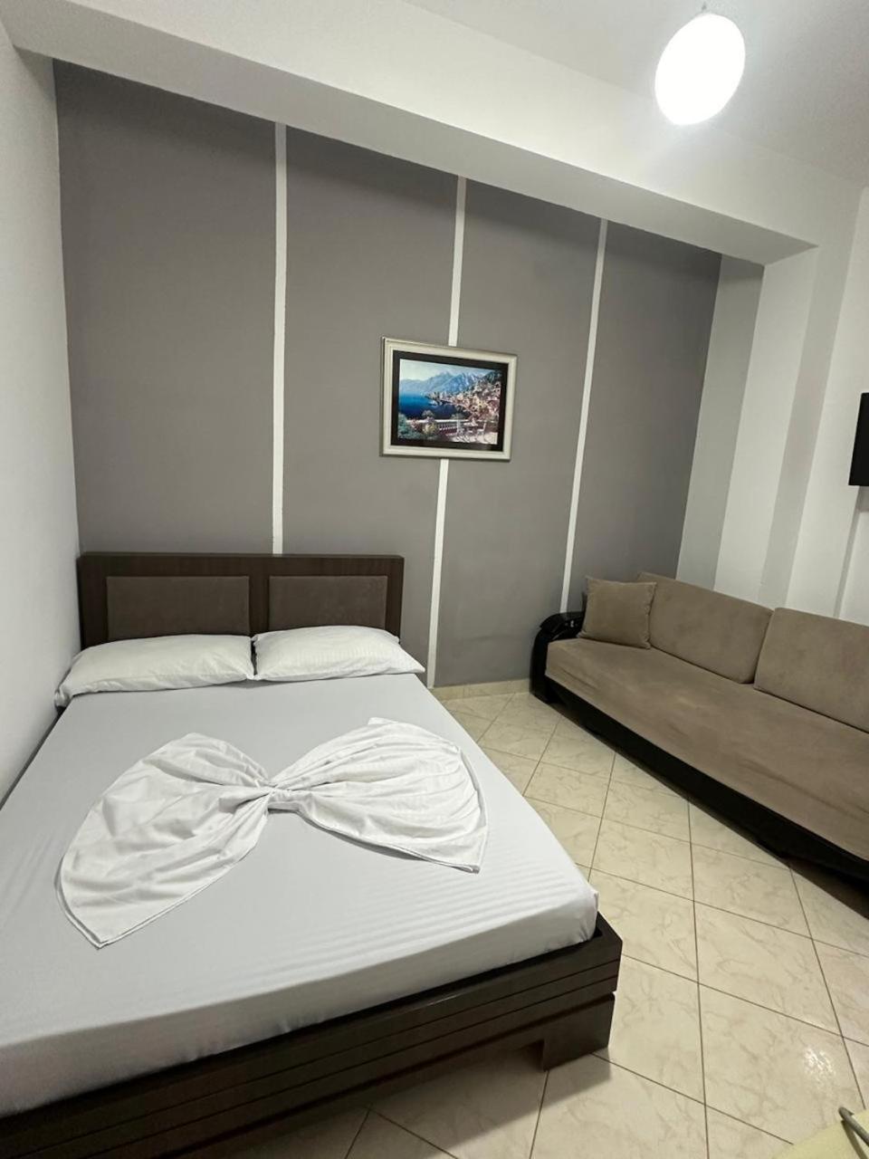 Albergue Eid Mar Vlorë Exterior foto