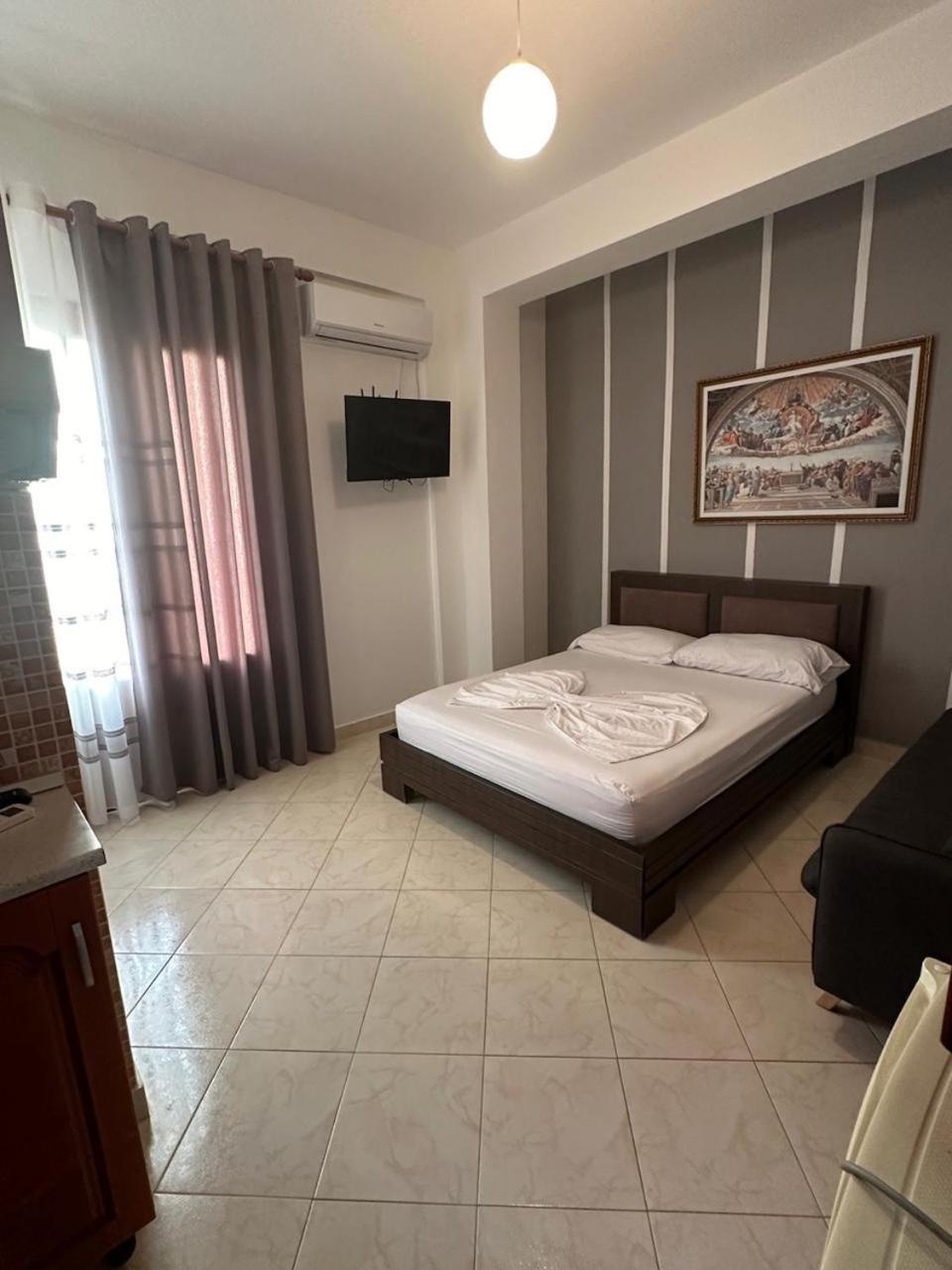Albergue Eid Mar Vlorë Exterior foto