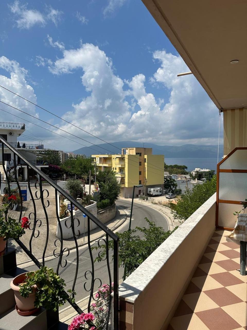 Albergue Eid Mar Vlorë Exterior foto