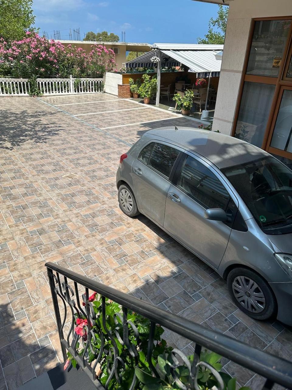 Albergue Eid Mar Vlorë Exterior foto